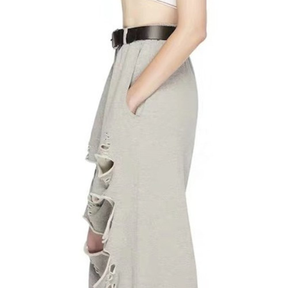 Cut Out Raw Edge Sweat Pants - Picture 3 of 7